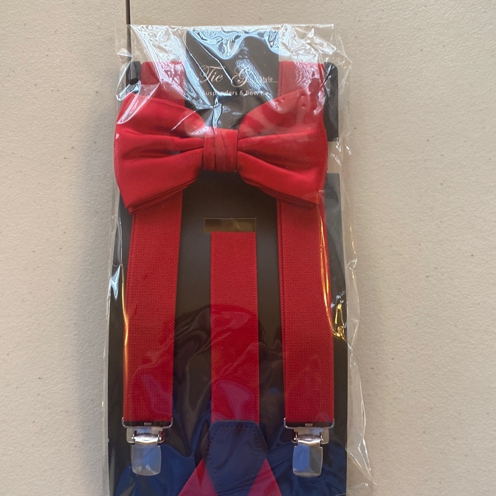 NWT Scarlet red suspenders & bow tie